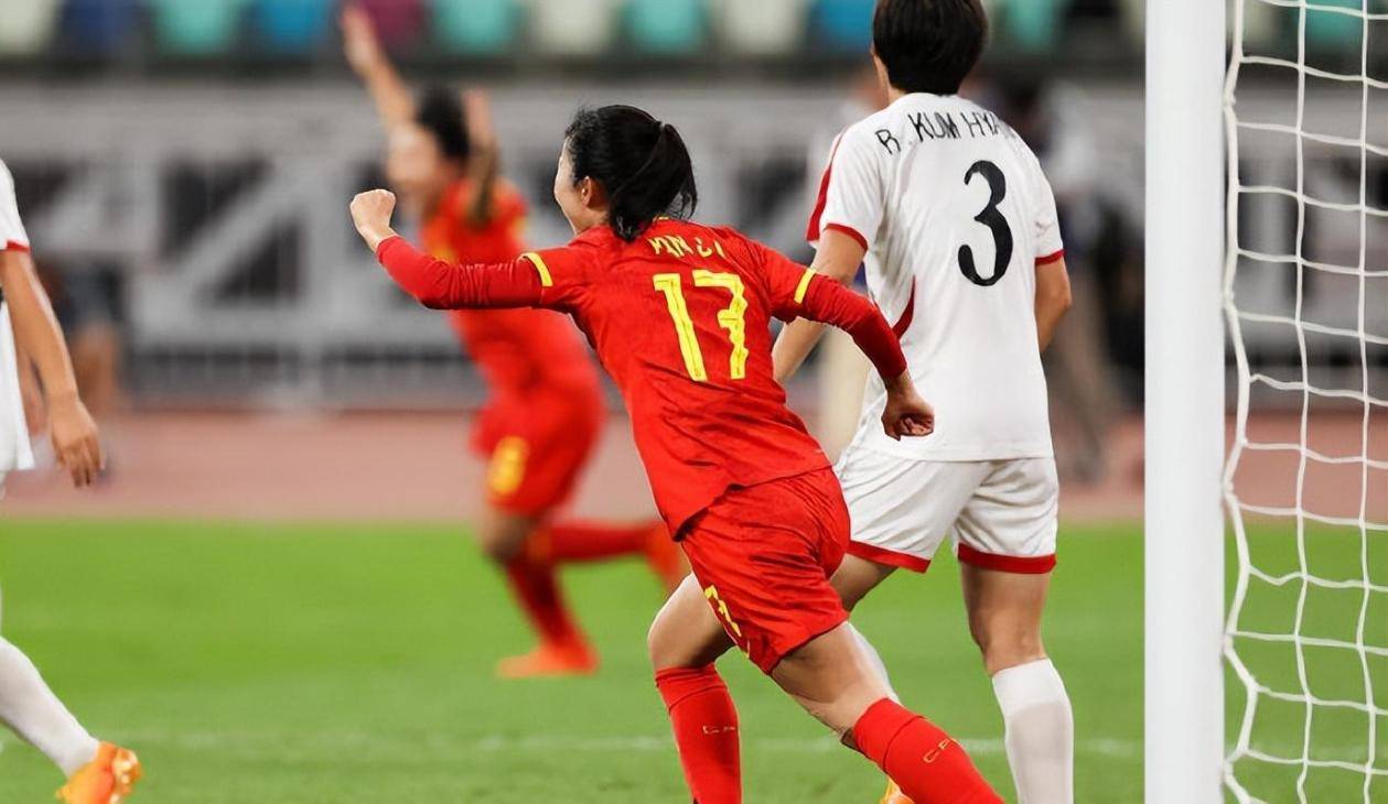 包含精英女足备战国际高峰赛，全力以赴谋胜利的词条